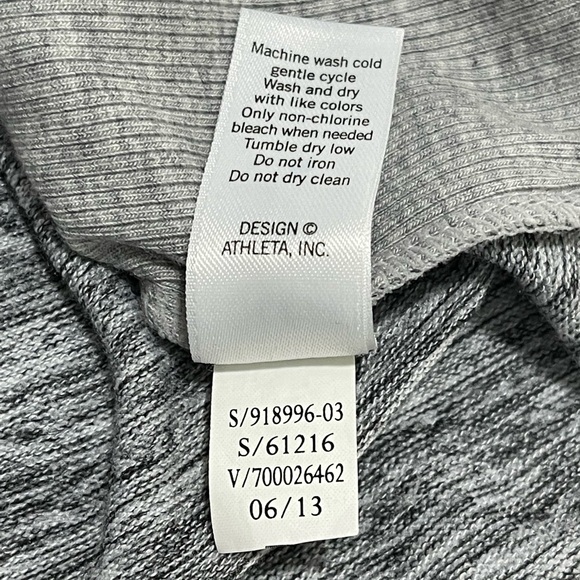 Athleta Running Pullover Sweater Kangaroo Pockets Turtle Neck Size S Grey - Picture 11 of 14